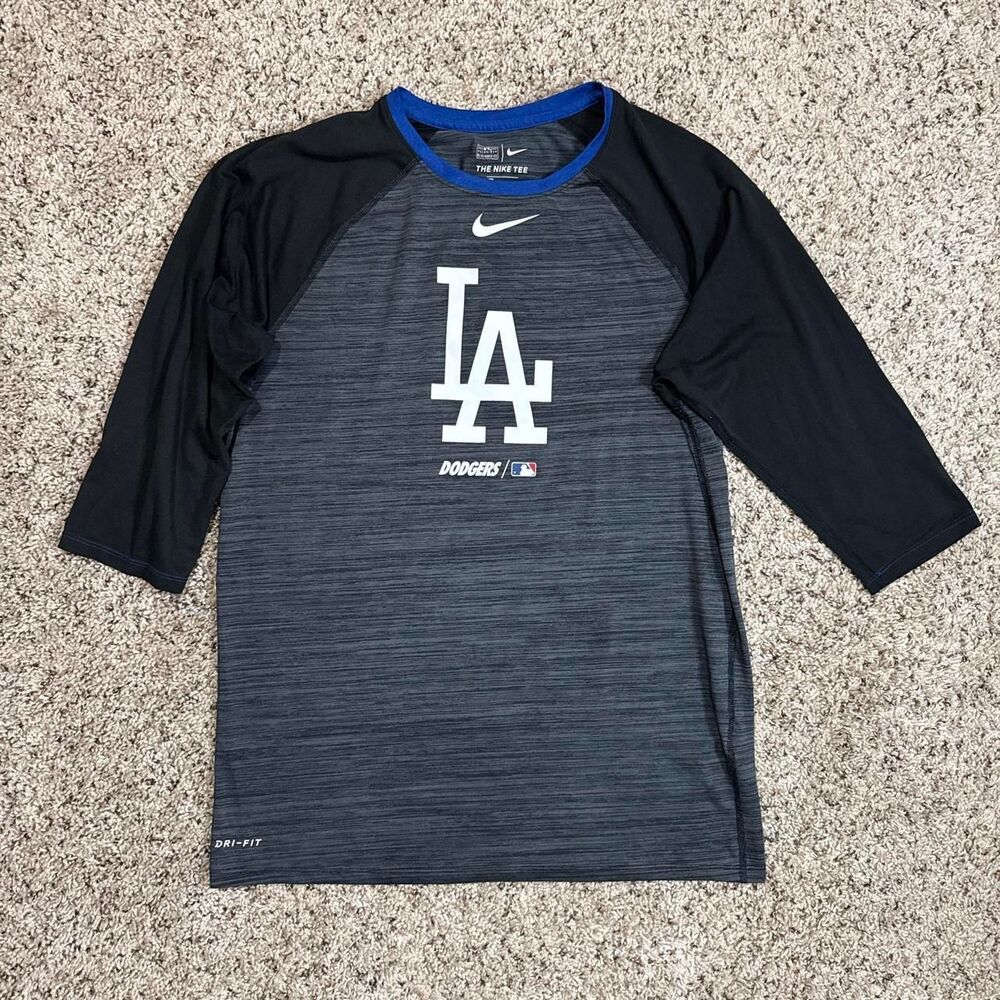 Nike Men's Grey and Black T-shirt